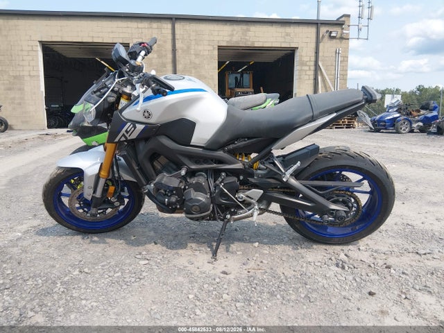 Yamaha FZ09 2015 JYARN33EXFA007294 Image 13