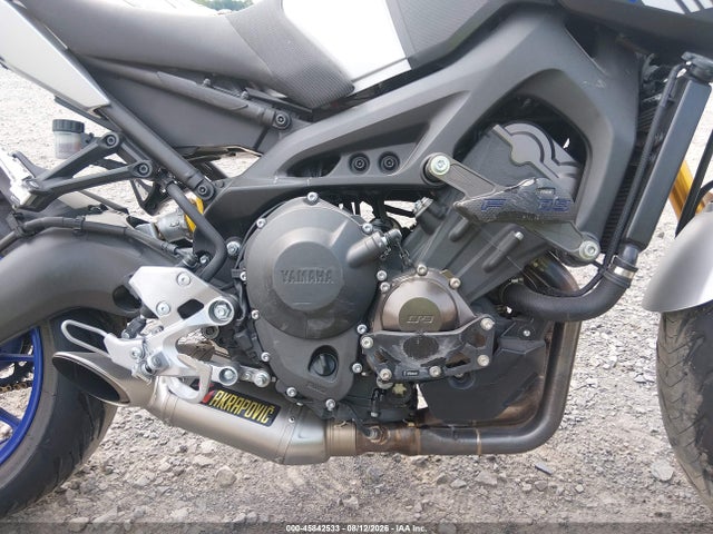 Yamaha FZ09 2015 JYARN33EXFA007294 Image 8