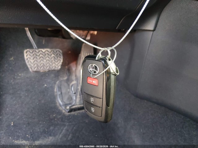 JTDADABUXP3002491 Toyota Prius Le Awd-e