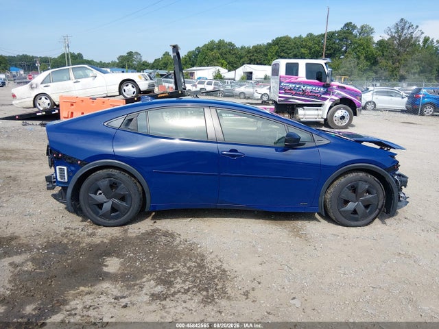 JTDADABUXP3002491 Toyota Prius Le Awd-e