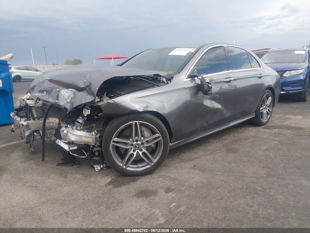 Mercedes-Benz E 300 2019 WDDZF4JB5KA684804 Image 2