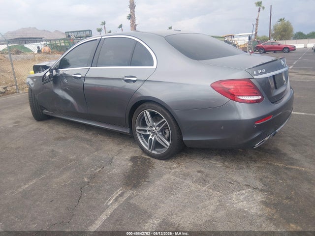 Mercedes-Benz E 300 2019 WDDZF4JB5KA684804 Image 3