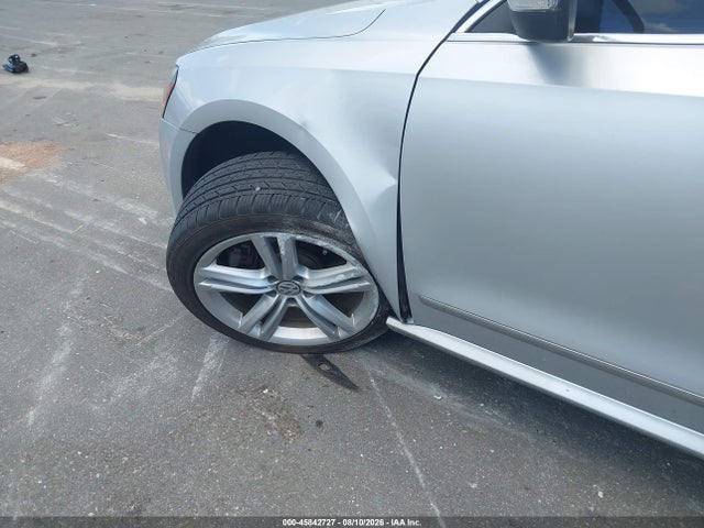 2015 Volkswagen Passat 2.0l Tdi Sel Premium მანქანა იყიდება აუქციონზე, vin: 1VWCV7A3XFC010538, აუქციონის ნომერი: 45842727