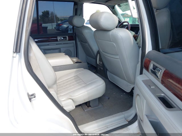 2004 Lincoln Navigator მანქანა იყიდება აუქციონზე, vin: 5LMFU28R44LJ42796, აუქციონის ნომერი: 45842736