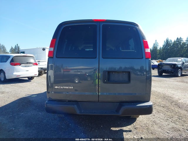 1GAWGEFG6H1100691 Chevrolet Express 2500 Ls