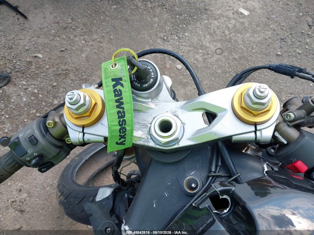 45842818 :رقم المزاد ، JKBZXJC145A002256 vin ، 2005 Kawasaki Zx636 C1 مزاد بيع