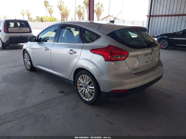 Ford Focus Titanium 2018 1FADP3N26JL314105 Image 3