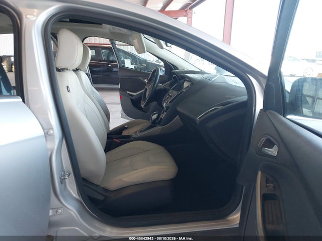 Ford Focus Titanium 2018 1FADP3N26JL314105 Image 5