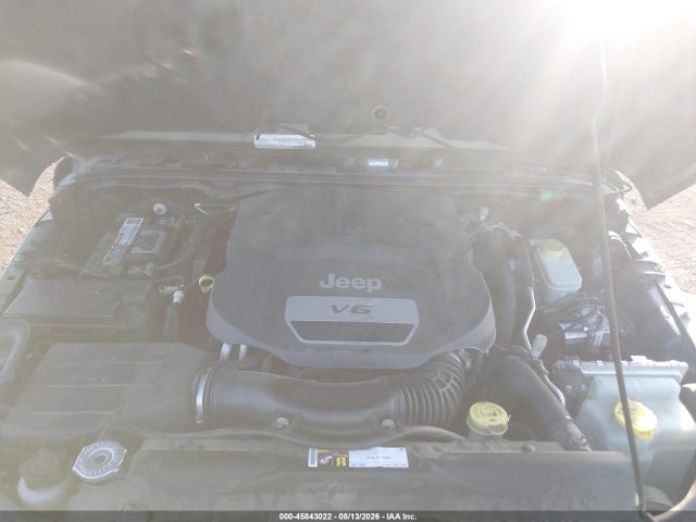 1C4AJWBG0GL236915 Jeep Wrangler 75th Anniversary