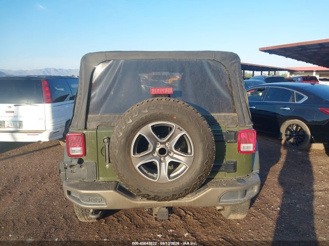 1C4AJWBG0GL236915 Jeep Wrangler 75th Anniversary