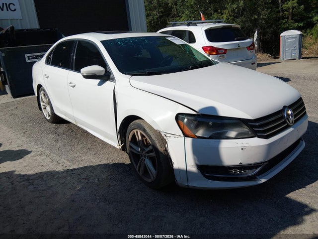 45843044 :رقم المزاد ، 1VWBS7A33EC060216 vin ، 2014 Volkswagen Passat 1.8t Se مزاد بيع