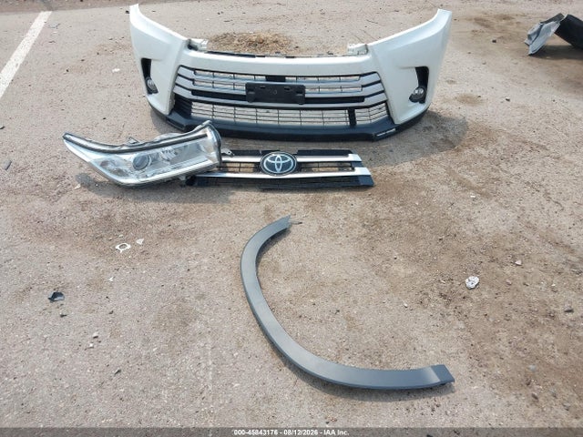 Продаж на аукціоні авто 2019 Toyota Highlander Xle, vin: 5TDJZRFH6KS572430, номер лоту: 45843176