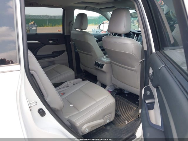 Продаж на аукціоні авто 2019 Toyota Highlander Xle, vin: 5TDJZRFH6KS572430, номер лоту: 45843176