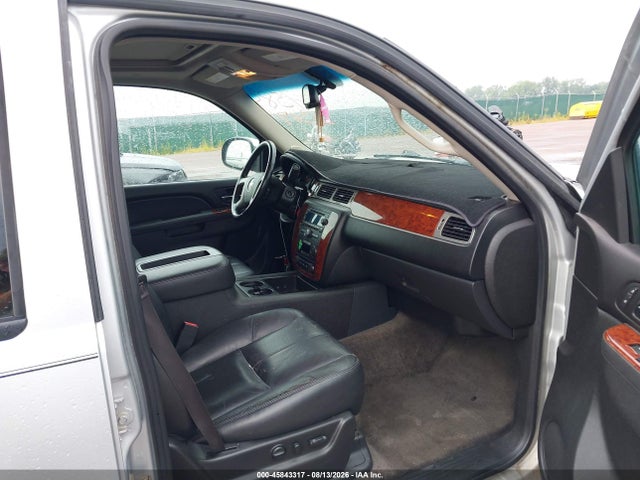 45843317 :رقم المزاد ، 1GNSCJE05DR101087 vin ، 2013 Chevrolet Suburban Lt مزاد بيع