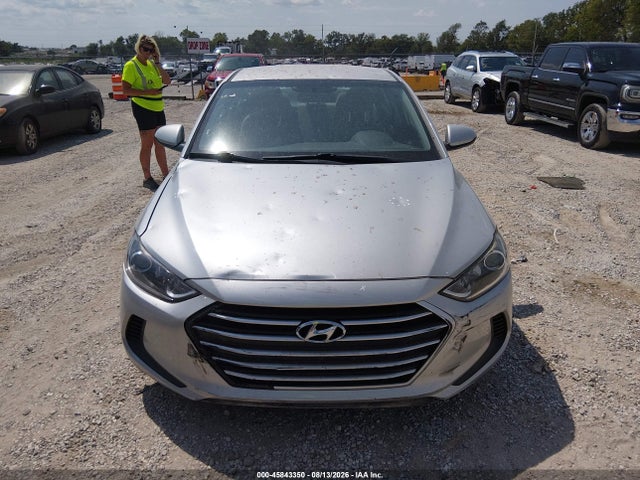 5NPD84LF2JH400566 Hyundai ELANTRA SEL