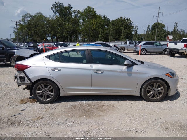 5NPD84LF2JH400566 Hyundai ELANTRA SEL