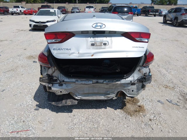5NPD84LF2JH400566 Hyundai ELANTRA SEL