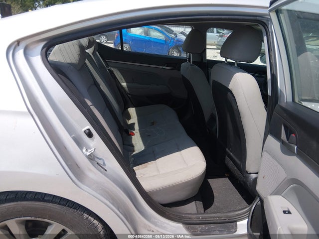 5NPD84LF2JH400566 Hyundai ELANTRA SEL