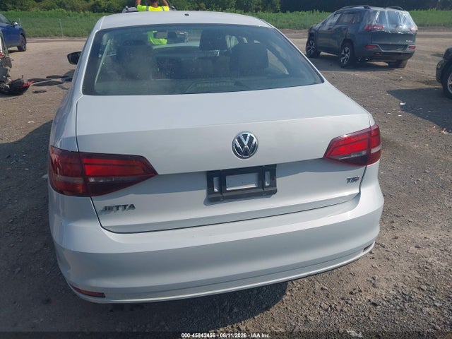 Продажа на аукционе авто 2017 Volkswagen Jetta 1.4t S, vin: 3VW2B7AJ4HM381246, номер лота: 45843456