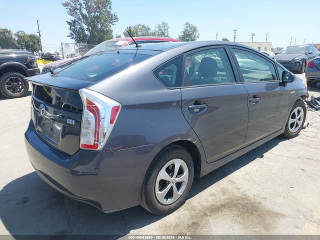 JTDKN3DU5F2000758 Toyota Prius Two