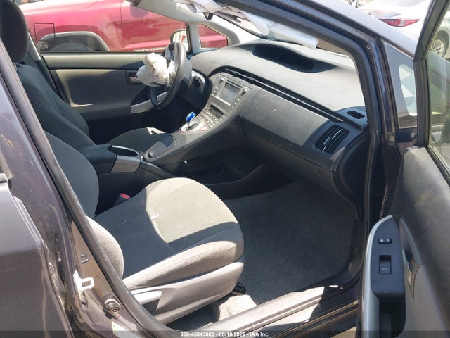 JTDKN3DU5F2000758 Toyota Prius Two