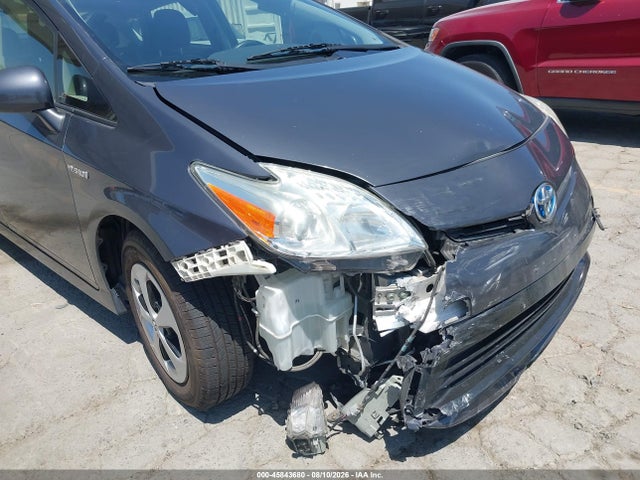 JTDKN3DU5F2000758 Toyota Prius Two