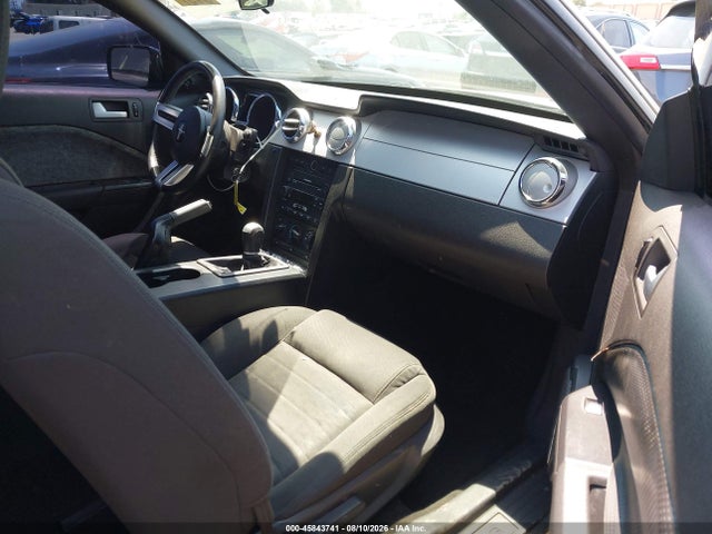 2005 Ford Mustang Gt მანქანა იყიდება აუქციონზე, vin: 1ZVFT85H755185752, აუქციონის ნომერი: 45843741
