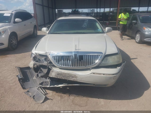 Продаж на аукціоні авто 2007 Lincoln Town Car Designer Series, vin: 1LNHM83V77Y601829, номер лоту: 45843802