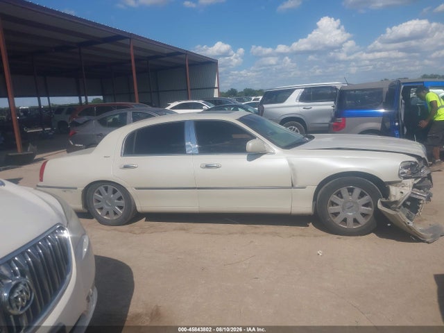 Продаж на аукціоні авто 2007 Lincoln Town Car Designer Series, vin: 1LNHM83V77Y601829, номер лоту: 45843802