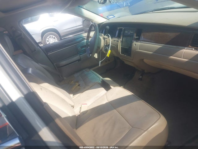 Продаж на аукціоні авто 2007 Lincoln Town Car Designer Series, vin: 1LNHM83V77Y601829, номер лоту: 45843802