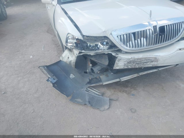Продаж на аукціоні авто 2007 Lincoln Town Car Designer Series, vin: 1LNHM83V77Y601829, номер лоту: 45843802