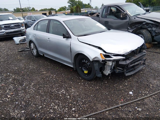 45843803 :رقم المزاد ، 3VWD17AJ4FM299073 vin ، 2015 Volkswagen Jetta 1.8t Se مزاد بيع