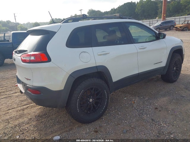 2017 Jeep Cherokee Trailhawk მანქანა იყიდება აუქციონზე, vin: 1C4PJMBS2HW588641, აუქციონის ნომერი: 45843810