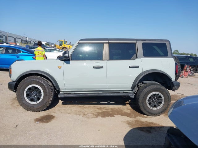 2023 Ford Bronco Badlands მანქანა იყიდება აუქციონზე, vin: 1FMEE5DP7PLA96841, აუქციონის ნომერი: 45843876