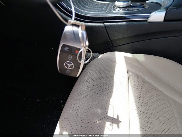 45843964 :رقم المزاد ، W1KWF8DB3MR626474 vin ، 2021 Mercedes-benz C 300 Sedan مزاد بيع