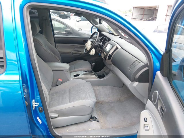 2005 Toyota Tacoma Prerunner V6 მანქანა იყიდება აუქციონზე, vin: 3TMKU72N45M002725, აუქციონის ნომერი: 45844107
