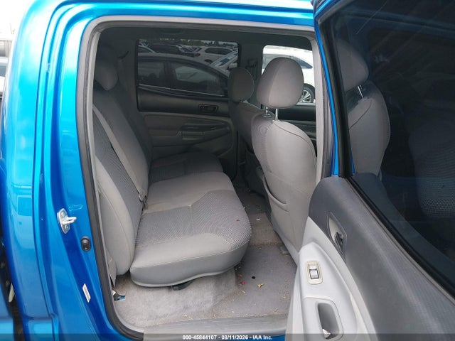 2005 Toyota Tacoma Prerunner V6 მანქანა იყიდება აუქციონზე, vin: 3TMKU72N45M002725, აუქციონის ნომერი: 45844107
