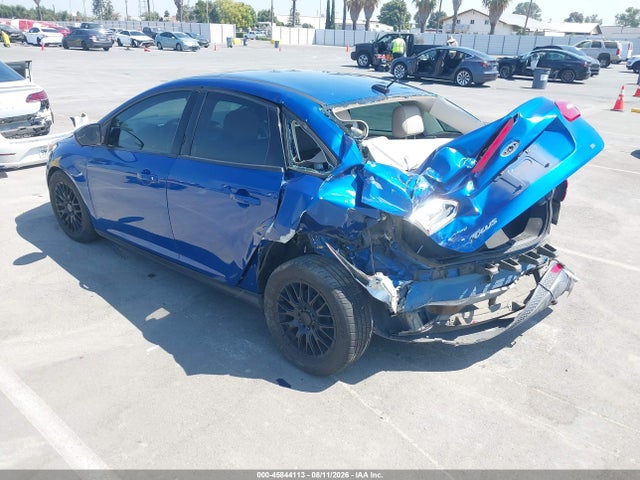 Ford FOCUS SE 2018 1FADP3F25JL231876 Image 3