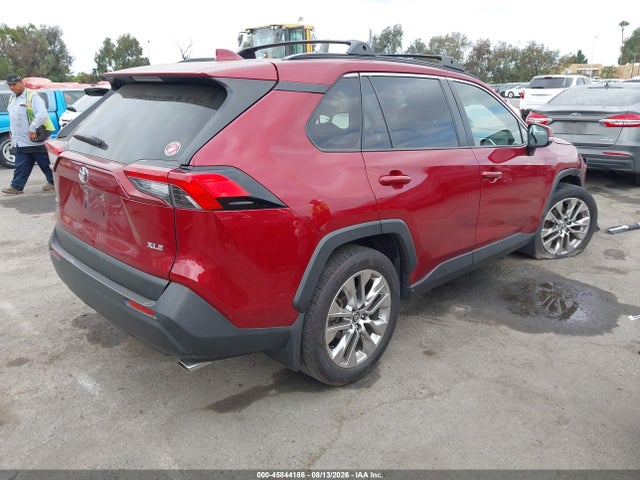 Toyota Rav4 Xle Premium 2021 JTMC1RFV7MD069459 Image 4