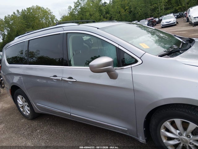 45844233 :رقم المزاد ، 2C4RC1BG3JR315607 vin ، 2018 Chrysler Pacifica Touring L مزاد بيع