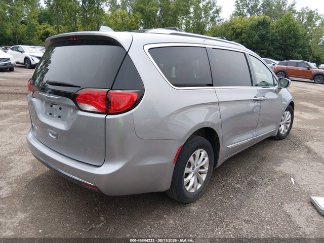 45844233 :رقم المزاد ، 2C4RC1BG3JR315607 vin ، 2018 Chrysler Pacifica Touring L مزاد بيع