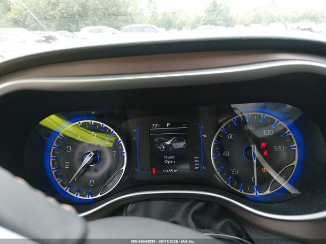 45844233 :رقم المزاد ، 2C4RC1BG3JR315607 vin ، 2018 Chrysler Pacifica Touring L مزاد بيع