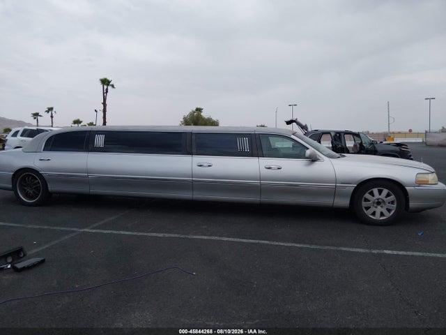 Продажа на аукционе авто 2004 Lincoln Town Car Executive, vin: 1L1FM81W64Y646938, номер лота: 45844268