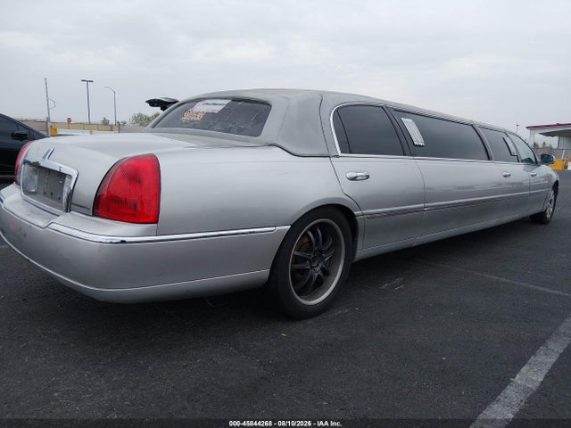 Продажа на аукционе авто 2004 Lincoln Town Car Executive, vin: 1L1FM81W64Y646938, номер лота: 45844268