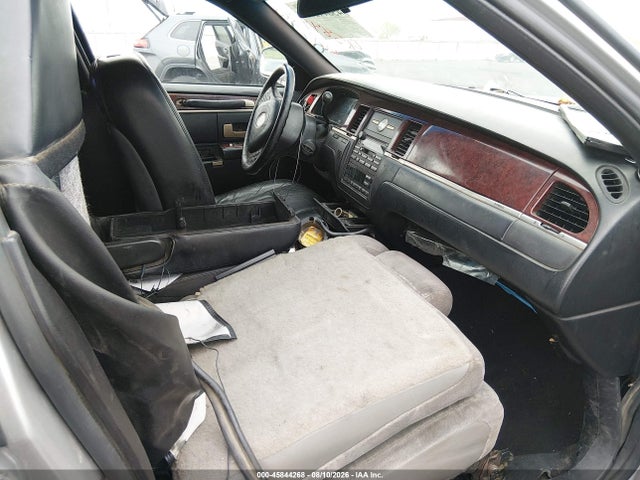Продажа на аукционе авто 2004 Lincoln Town Car Executive, vin: 1L1FM81W64Y646938, номер лота: 45844268