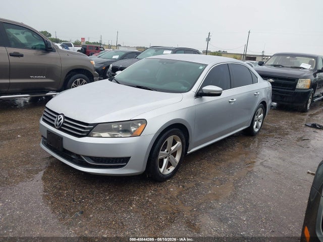 2014 Volkswagen Passat 1.8t Se მანქანა იყიდება აუქციონზე, vin: 1VWBS7A32EC121104, აუქციონის ნომერი: 45844399