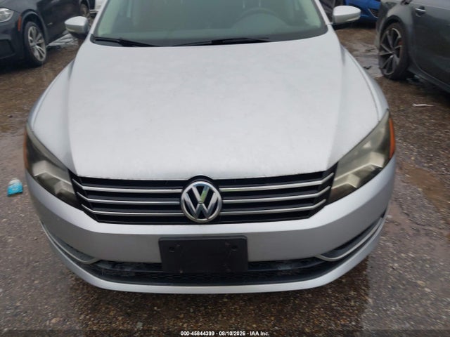 2014 Volkswagen Passat 1.8t Se მანქანა იყიდება აუქციონზე, vin: 1VWBS7A32EC121104, აუქციონის ნომერი: 45844399