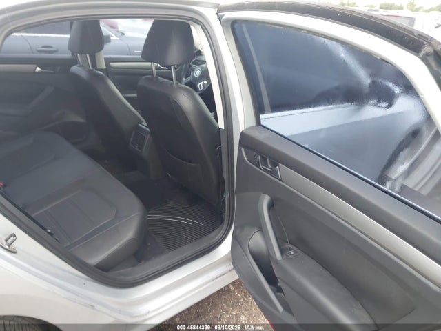 2014 Volkswagen Passat 1.8t Se მანქანა იყიდება აუქციონზე, vin: 1VWBS7A32EC121104, აუქციონის ნომერი: 45844399