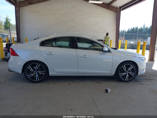 YV149MTS2H2420378 Volvo S60 T6 R-design Platinum