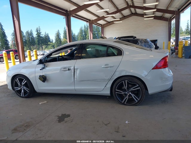 YV149MTS2H2420378 Volvo S60 T6 R-design Platinum